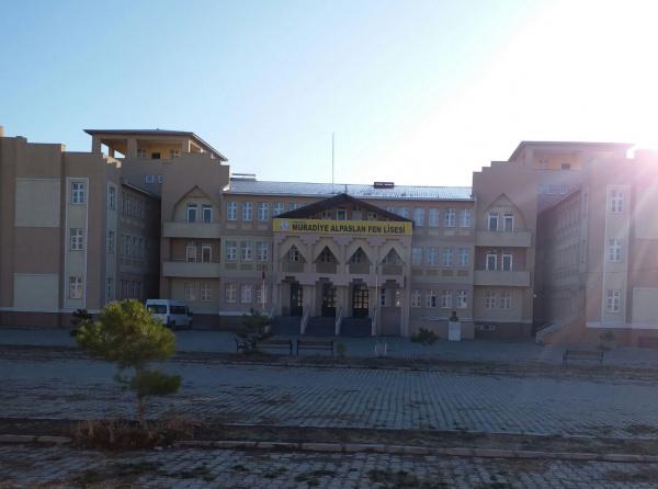 Muradiye Alpaslan Fen Lisesi Fotoğrafı